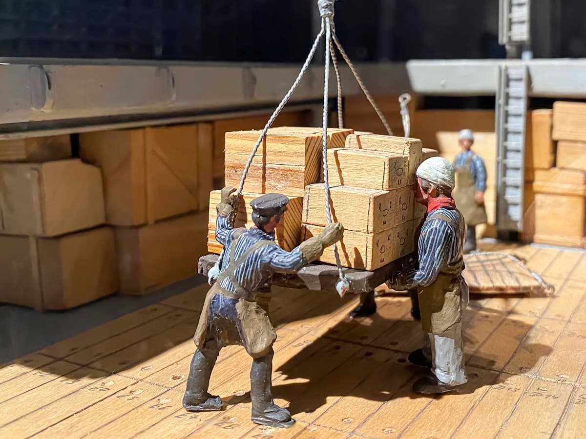 Manual order processing cost comparison showing error rates and automation savings for ecommerce fulfillment operations