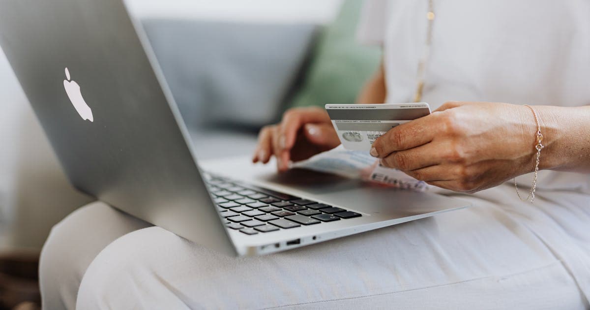 Shopify store analytics dashboard highlighting revenue leakage areas in payment processing, shipping, and inventory management
